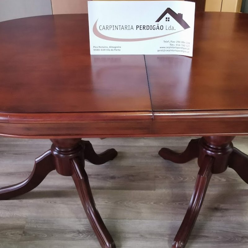 Mesa Mogno Pé Torneado